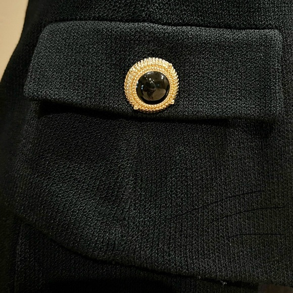 St John 2 piece black knit short sleeve suit. Size 4 - Picture 4 of 8